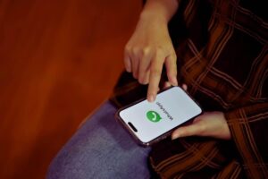 WhatsApp si evolve, funzionalità premium in arrivo